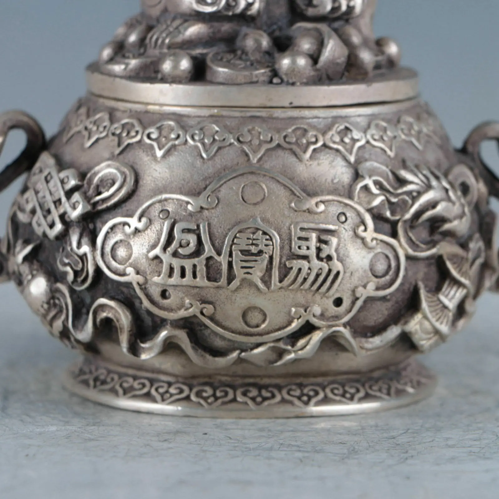 Old Chinese Tibet Silver Copper Carving Lion Troop Incense Burner Censer Bowl Cornucopia Collection
Old Chinese Tibet Silver Copper Carving Lion Troop Incense Burner Censer Bowl Cornucopia Collection