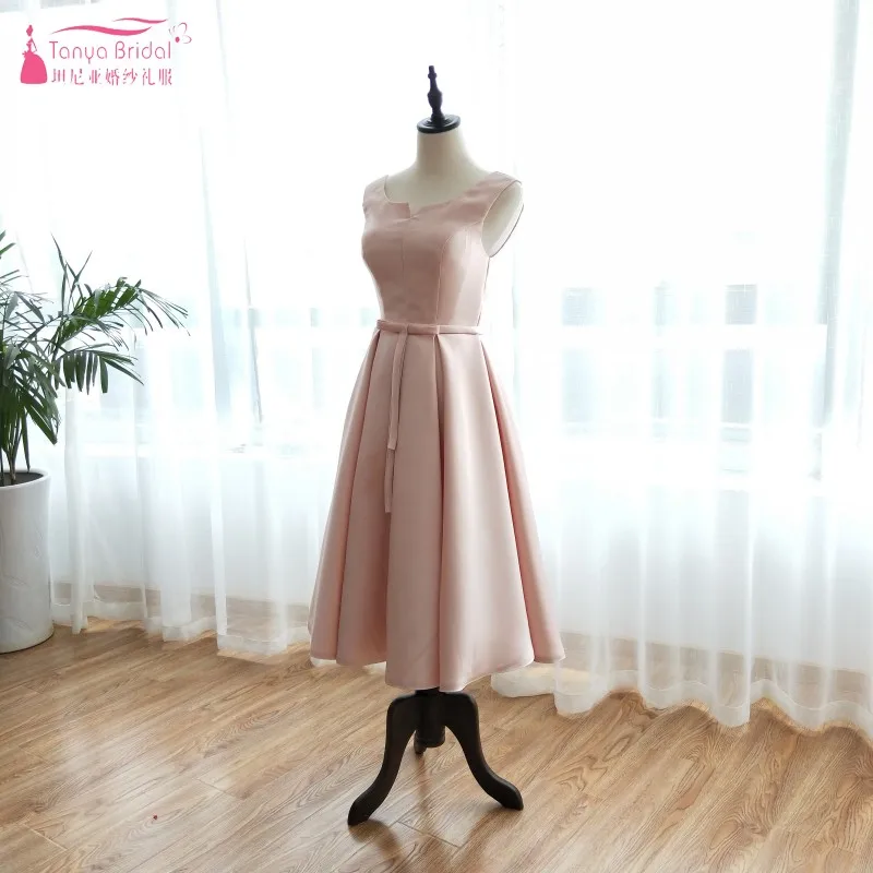 Blush Pink Homecoming Dresses V-Neck Lace Up Cocktail Gowns Tea Length Back to school vestidos de graduacion cortos ZHM023
Blush Pink Homecoming Dresses V-Neck Lace Up Cocktail Gowns Tea Length Back to school vestidos de graduacion cortos ZHM023