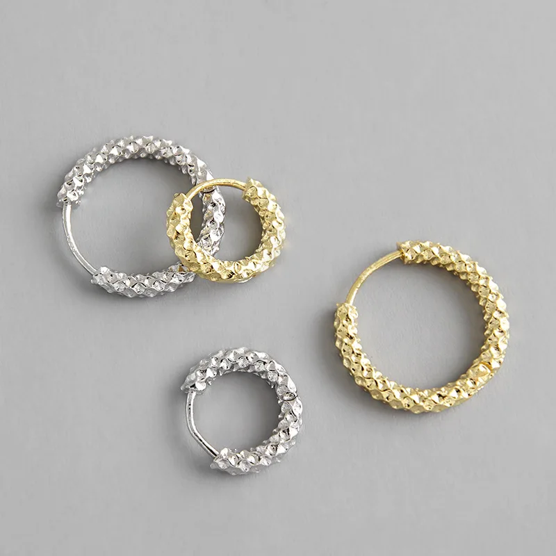Unique Cool Punk 100% 925 Sterling Silver Flower Retro Wave Circle concave-convex Engagement Drop Earrings for Women Jewelry
Unique Cool Punk 100% 925 Sterling Silver Flower Retro Wave Circle concave-convex Engagement Drop Earrings for Women Jewelry