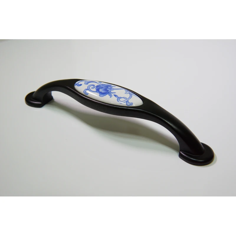 Wholesale 10pcs lot white-blue flower porcelain antique brass drawer handles,door handles and knobs,kitchen handles 96mm
Wholesale 10pcs lot white-blue flower porcelain antique brass drawer handles,door handles and knobs,kitchen handles 96mm