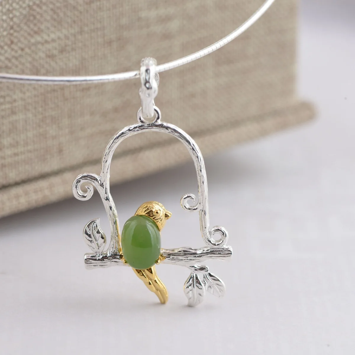 Real Silver 925 pure silver inlaid jade pendants wholesale Female fabulous beeswax The bird sautoir delicate new gift
Real Silver 925 pure silver inlaid jade pendants wholesale Female fabulous beeswax The bird sautoir delicate new gift