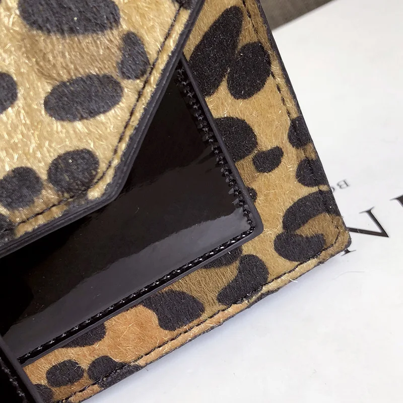 2019 Women Handbags PU Leather Leopard Shoulder Bags Female Chain Designer Vintage Crossbody Messenger Bag Girl Small Clutch Bag
2019 Women Handbags PU Leather Leopard Shoulder Bags Female Chain Designer Vintage Crossbody Messenger Bag Girl Small Clutch Bag