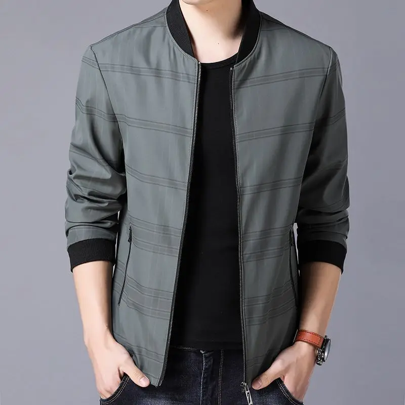 Young men's jacket in the spring the new leisure men's clothing collar stripe coat
Young men's jacket in the spring the new leisure men's clothing collar stripe coat