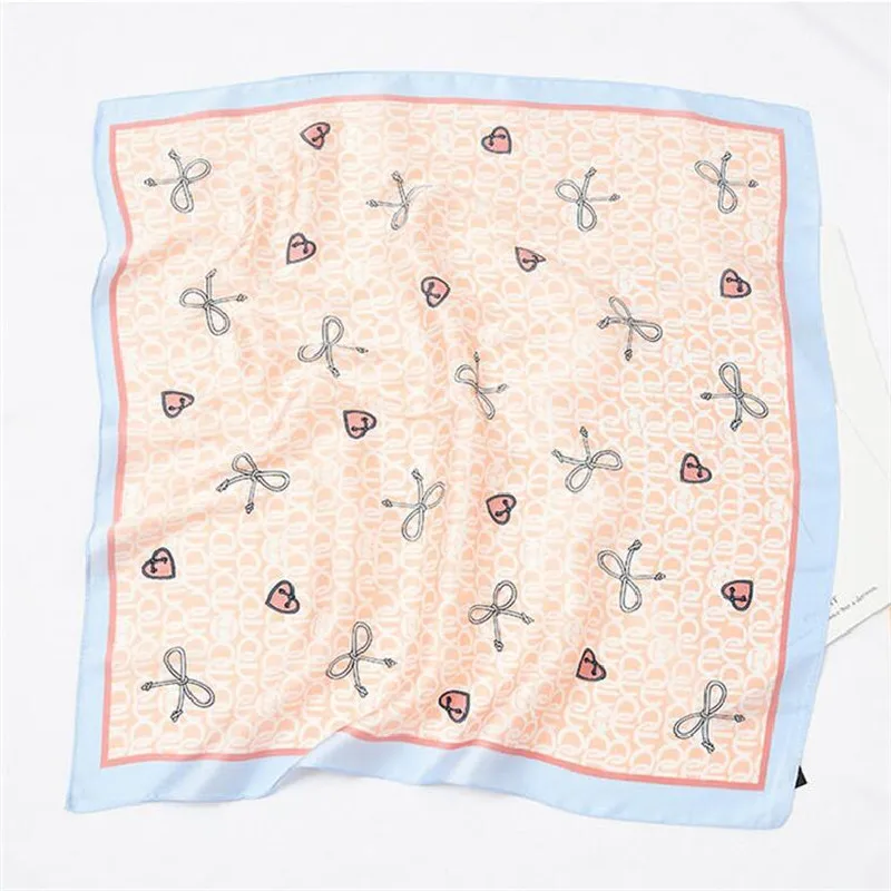 60cm*60cm Luxury Brand Letter Bow Love Print Women Twill Silk Scarf Small Square Scarves New Fashion Hijab Headband Neck Tie 
60cm*60cm Luxury Brand Letter Bow Love Print Women Twill Silk Scarf Small Square Scarves New Fashion Hijab Headband Neck Tie