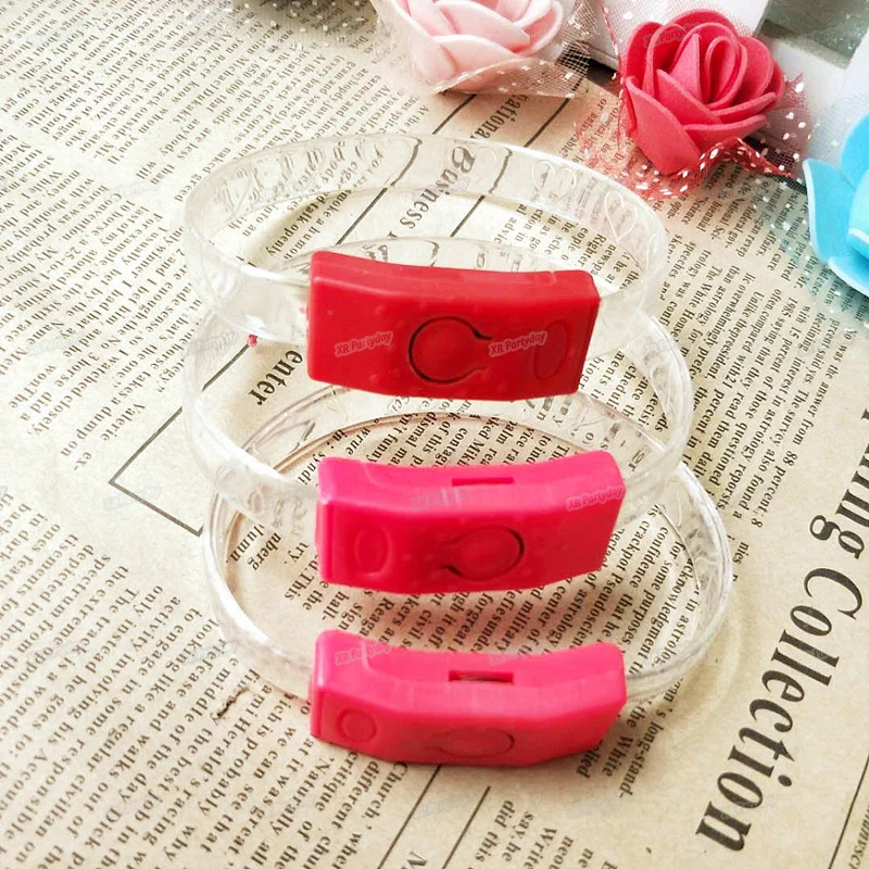 Party Love Heart Led Flashing Bracelet Bangle Christmas New Year wedding Decoration
Party Love Heart Led Flashing Bracelet Bangle Christmas New Year wedding Decoration