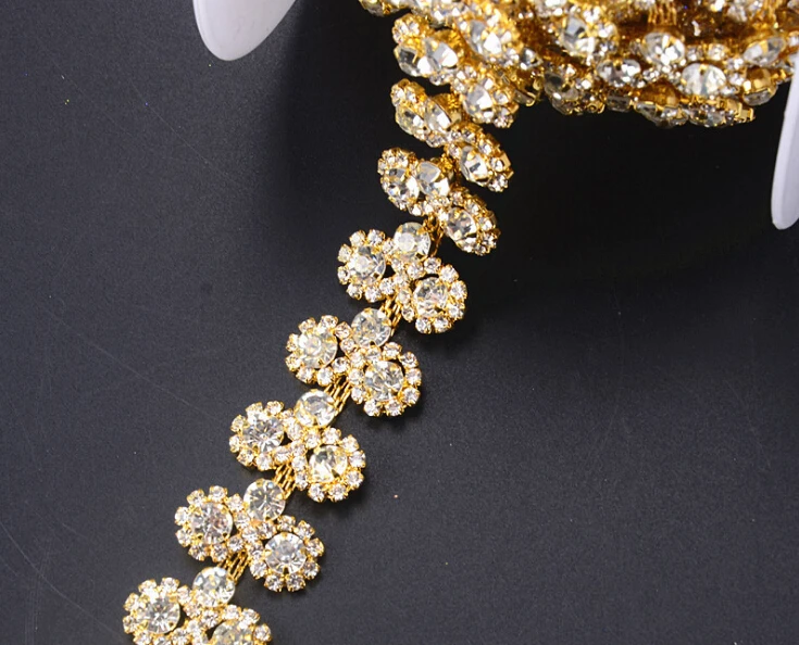 5Yards Gold Rhinestone Trimming Bridal Sash Sewing Crystal Rhinestones Applique Sewing Motif
5Yards Gold Rhinestone Trimming Bridal Sash Sewing Crystal Rhinestones Applique Sewing Motif