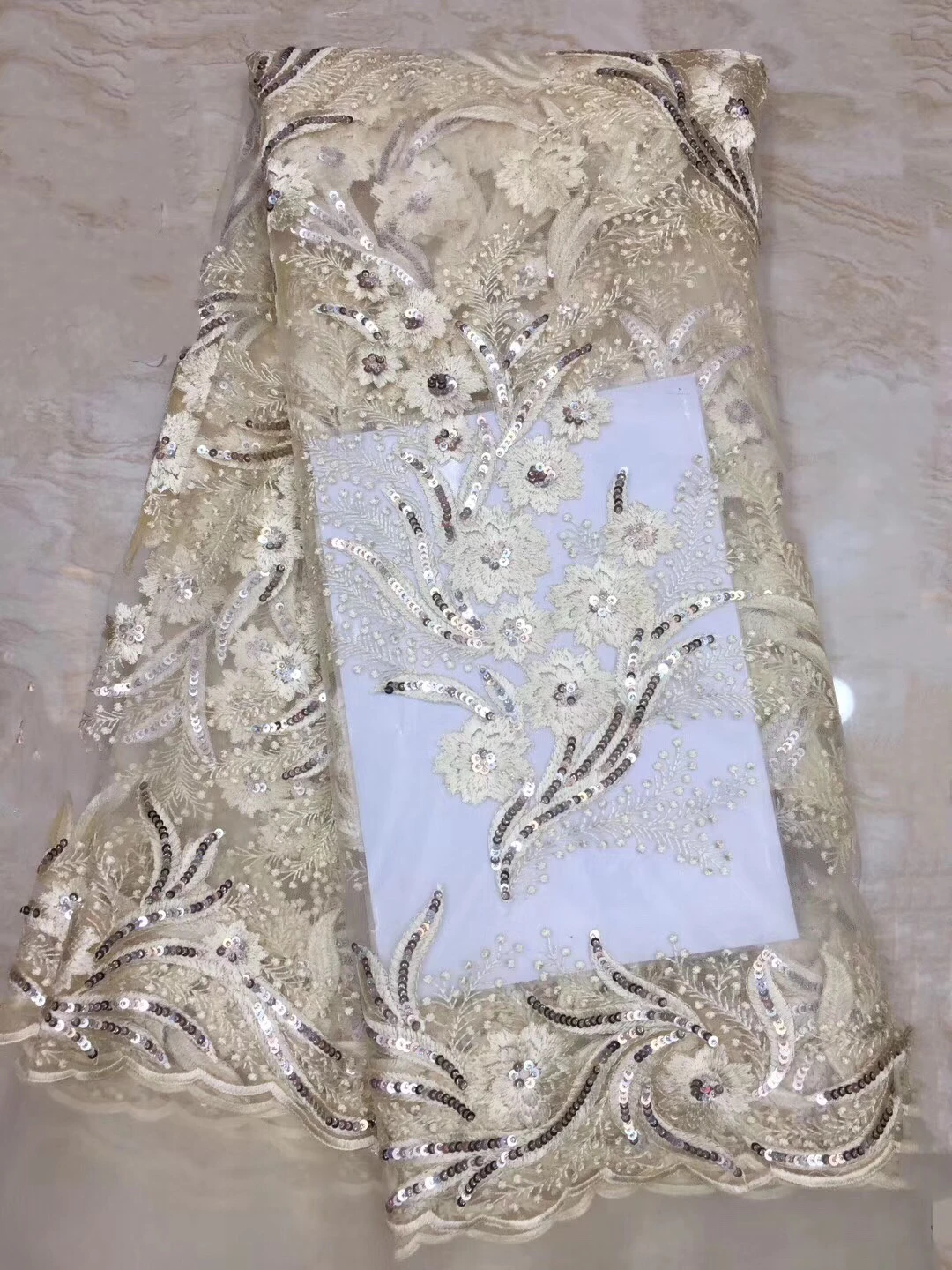 Gold 2019 High Quality Nigerian Tulle Lace Fabric Latest Sequins Mesh African Lace Fabric Bride French Net Lace Fabric KCD9233
Gold 2019 High Quality Nigerian Tulle Lace Fabric Latest Sequins Mesh African Lace Fabric Bride French Net Lace Fabric KCD9233