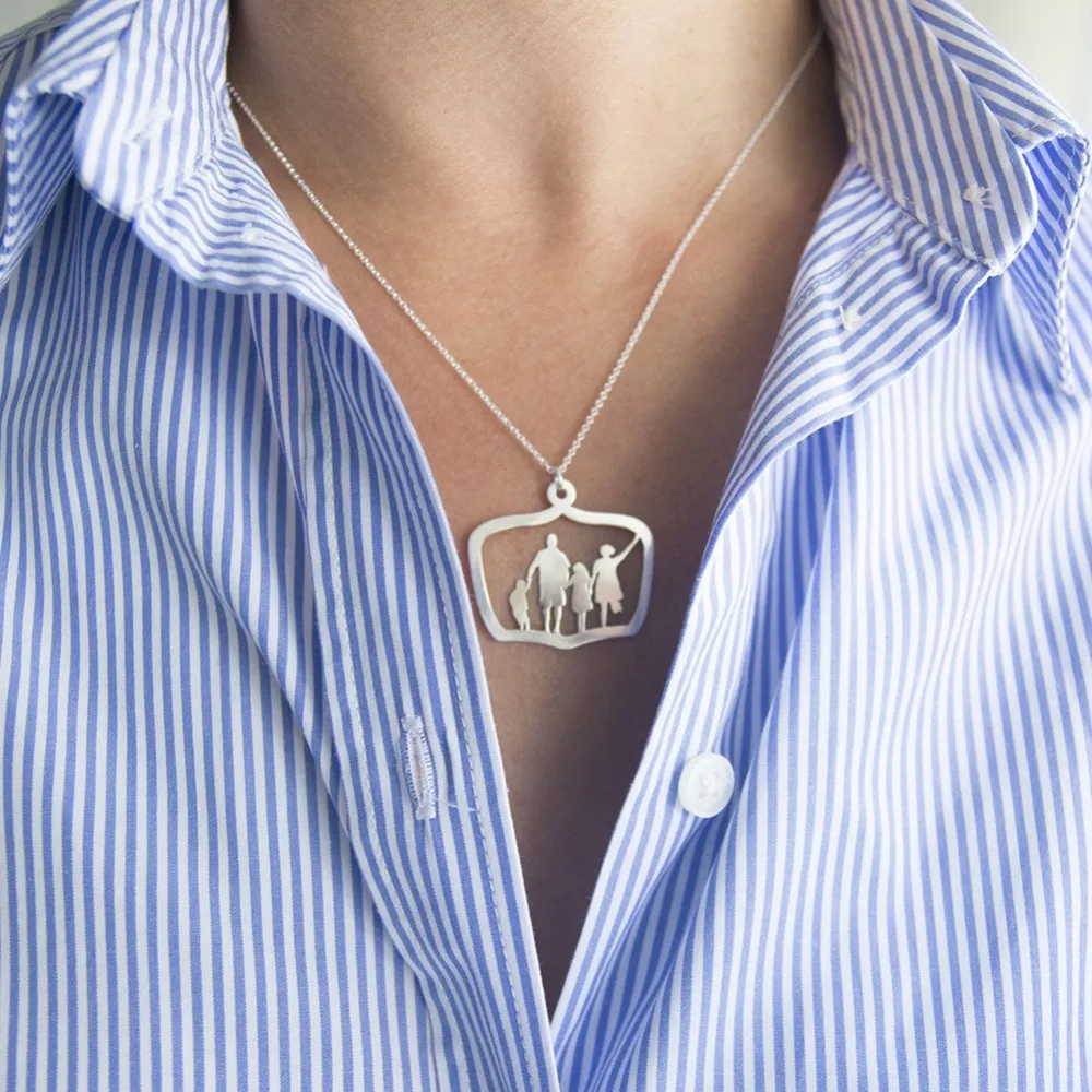 1 PC Silver Color Figure Family Parent Child series Pendant Necklace Fashion Chain Necklace For Women Jewelry party Gift
1 PC Silver Color Figure Family Parent Child series Pendant Necklace Fashion Chain Necklace For Women Jewelry party Gift