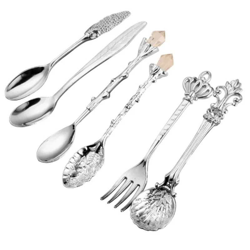 6Pcs/Set Pop Vintage Kitchen Spoons Fork Royal Style Metal Carved Mini Coffee Spoons Accessories fruit prikkers dessert Fork
6Pcs/Set Pop Vintage Kitchen Spoons Fork Royal Style Metal Carved Mini Coffee Spoons Accessories fruit prikkers dessert Fork
