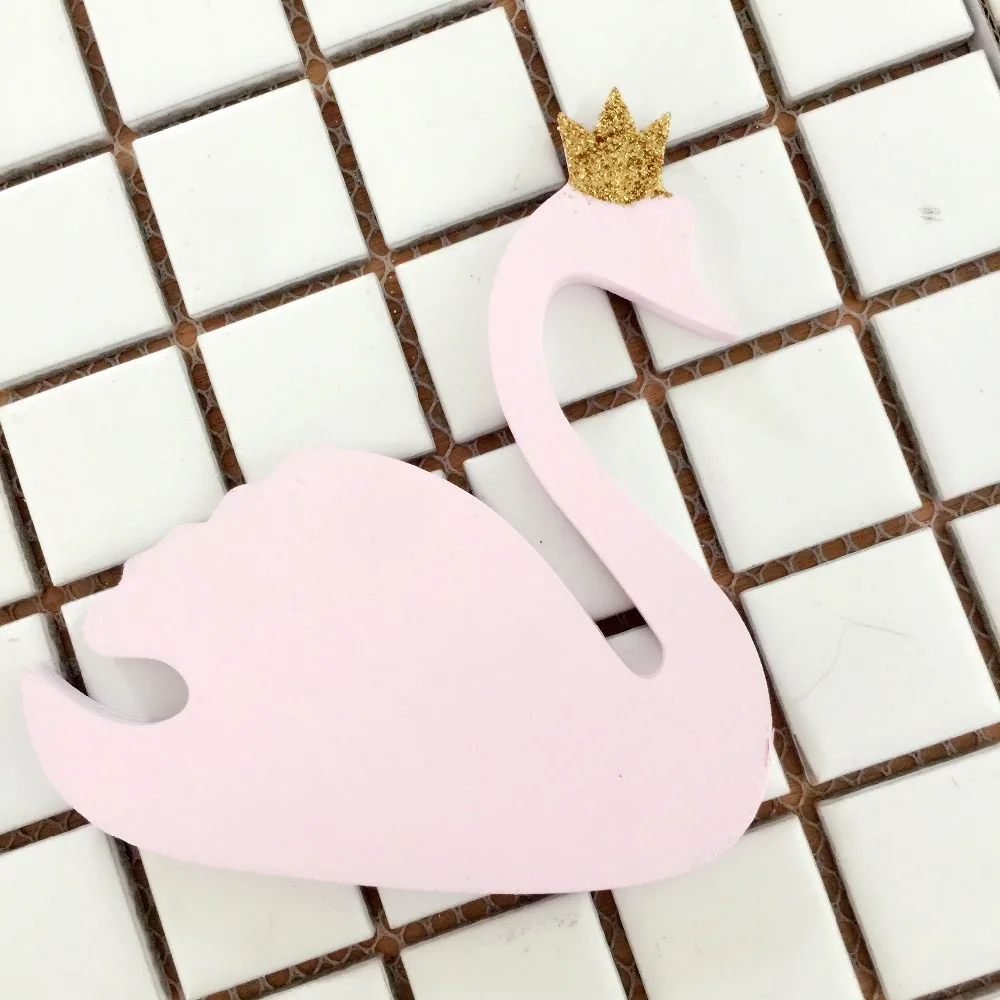 1 piece Cute pink crown swan wooden clothes hook for kids room wall decorate children room ECO hanger hook .
1 piece Cute pink crown swan wooden clothes hook for kids room wall decorate children room ECO hanger hook .