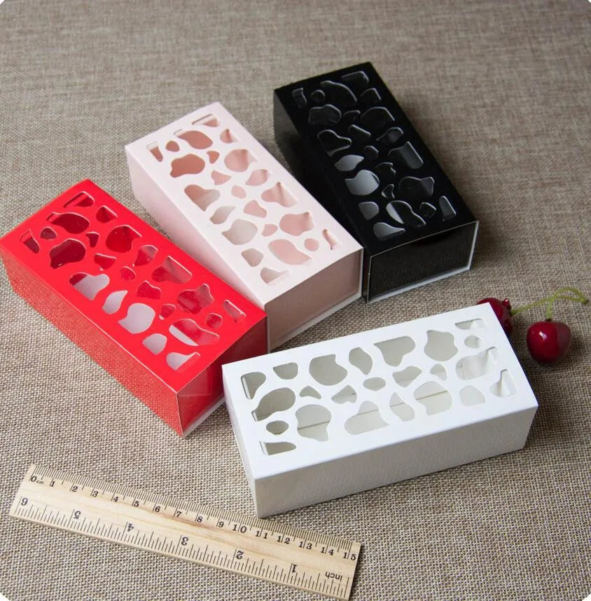 20pcs White Hollow Macaroon Packaging Paper Box Chocolate Candy Cookies Packaging Gift Box For Christmas Supply 13*6*4cm
20pcs White Hollow Macaroon Packaging Paper Box Chocolate Candy Cookies Packaging Gift Box For Christmas Supply 13*6*4cm