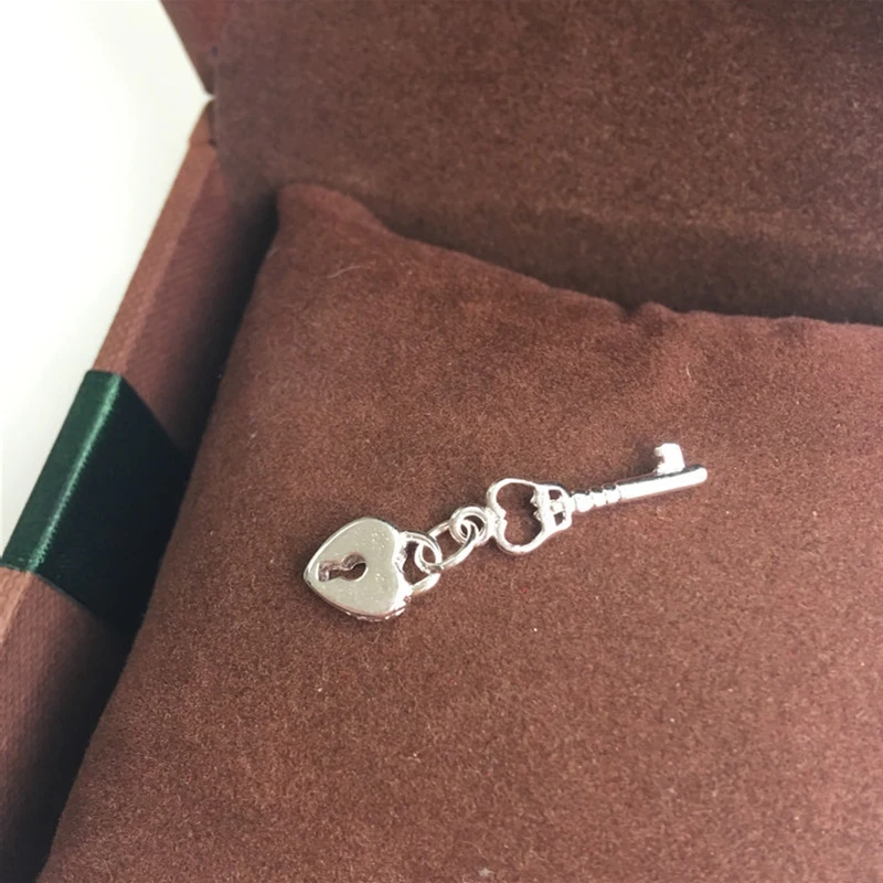" Fake One Penalty Ten " 30MM 5Pcs s925 Jewellery Lock Pendants Jewelry Charms Findings Making
" Fake One Penalty Ten " 30MM 5Pcs s925 Jewellery Lock Pendants Jewelry Charms Findings Making