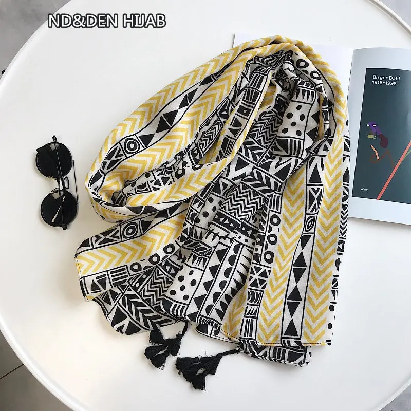 2019 NEW women fashion scarves geometry striated Black and Yellow pattern tassels hijab scarf 10pcs/lot
2019 NEW women fashion scarves geometry striated Black and Yellow pattern tassels hijab scarf 10pcs/lot