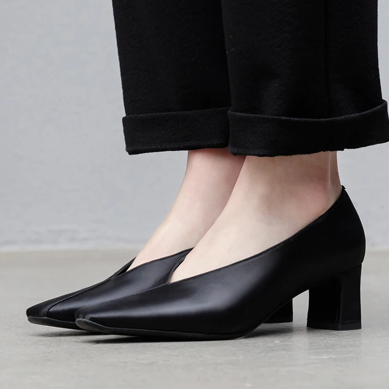 ISNOM Satin Pumps Women Square Toe Footwear Party Thick High Heels Shoes Female Party Shallow Shoes Woman Summer 2019 New
ISNOM Satin Pumps Women Square Toe Footwear Party Thick High Heels Shoes Female Party Shallow Shoes Woman Summer 2019 New