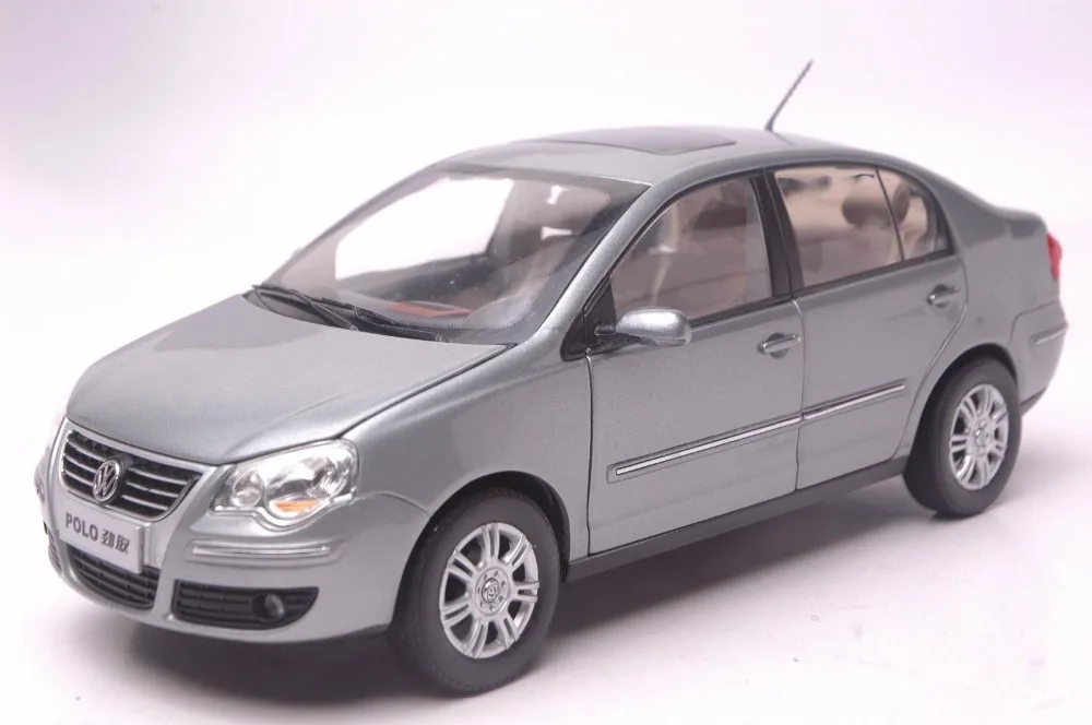 1:18 Diecast Model for Volkswagen VW Polo Jinqu Gray Sedan Alloy Toy Car Miniature Collection Gifts
1:18 Diecast Model for Volkswagen VW Polo Jinqu Gray Sedan Alloy Toy Car Miniature Collection Gifts