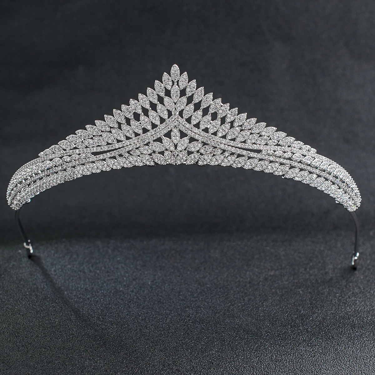 Classic CZ Cubic Zirconia Wedding Bridal Tiara Diadem Crown Women Party Hair Jewelry Accessories CH10144
Classic CZ Cubic Zirconia Wedding Bridal Tiara Diadem Crown Women Party Hair Jewelry Accessories CH10144