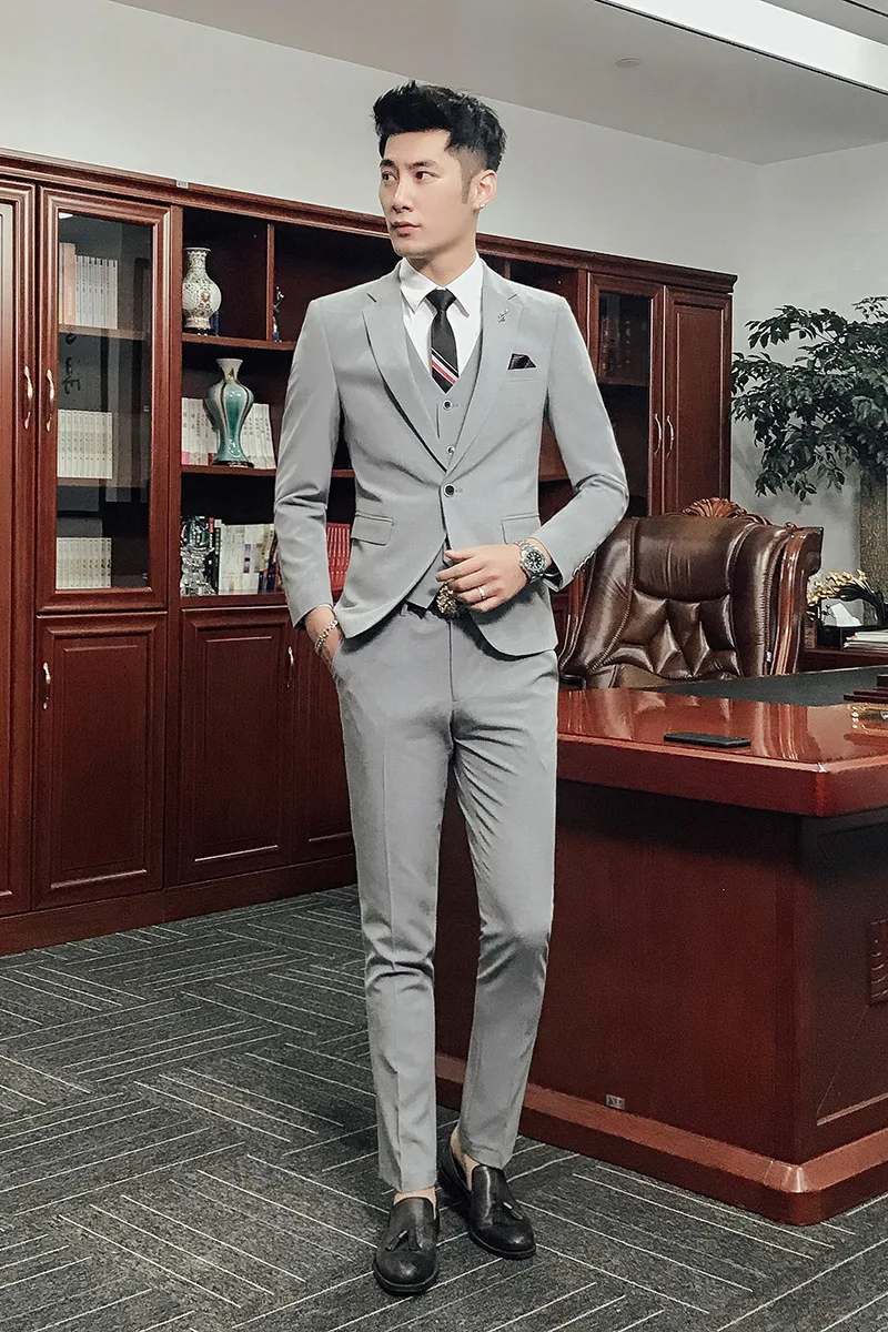 Ternos Slim Fit Masculinos Solid Color One Button 3 Piece Suit for Men Casual/Formal/Wedding Groomsmen Dress
Ternos Slim Fit Masculinos Solid Color One Button 3 Piece Suit for Men Casual/Formal/Wedding Groomsmen Dress