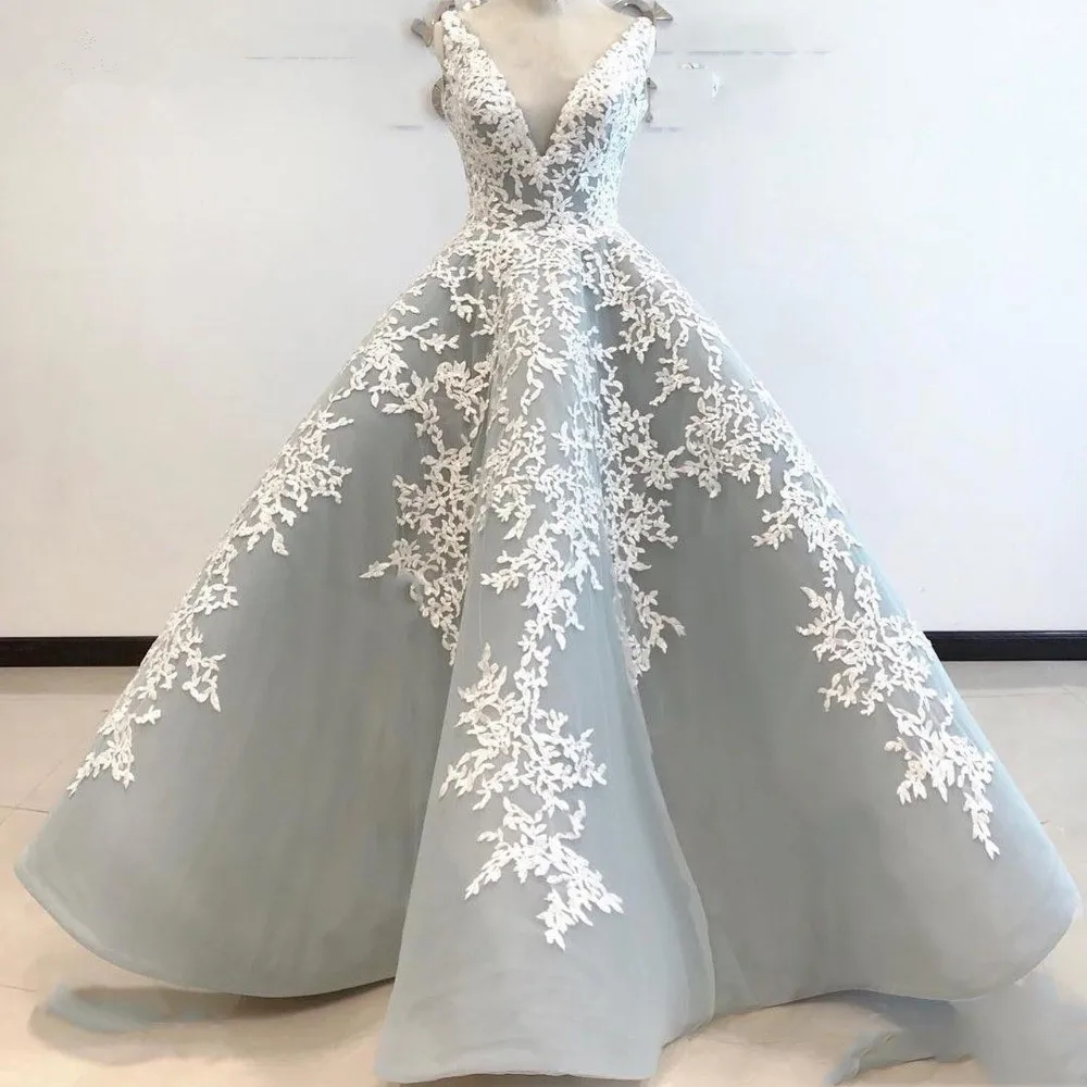 Silver Muslim Evening Dresses Ball Gown V-neck Tulle Appliques Islamic Dubai Saudi Arabic Long Evening Gown Prom Dress
Silver Muslim Evening Dresses Ball Gown V-neck Tulle Appliques Islamic Dubai Saudi Arabic Long Evening Gown Prom Dress