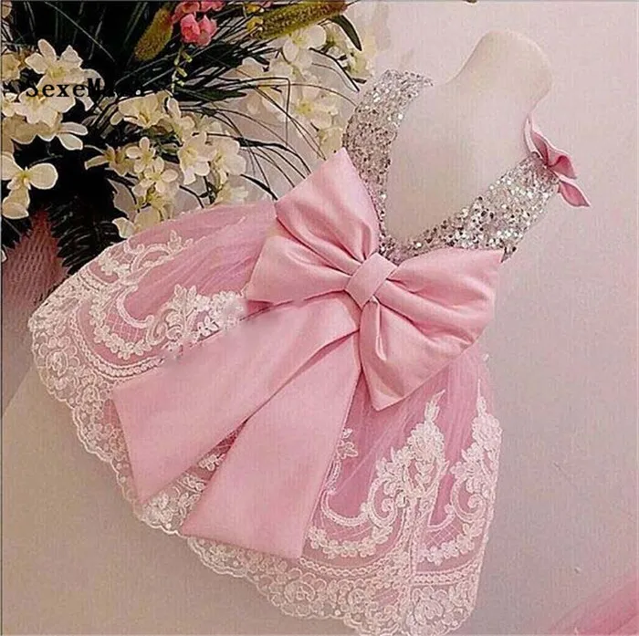 baby girls dress open back golden sequins flower girl dress toddler photoshoot Kids evening gown
baby girls dress open back golden sequins flower girl dress toddler photoshoot Kids evening gown
