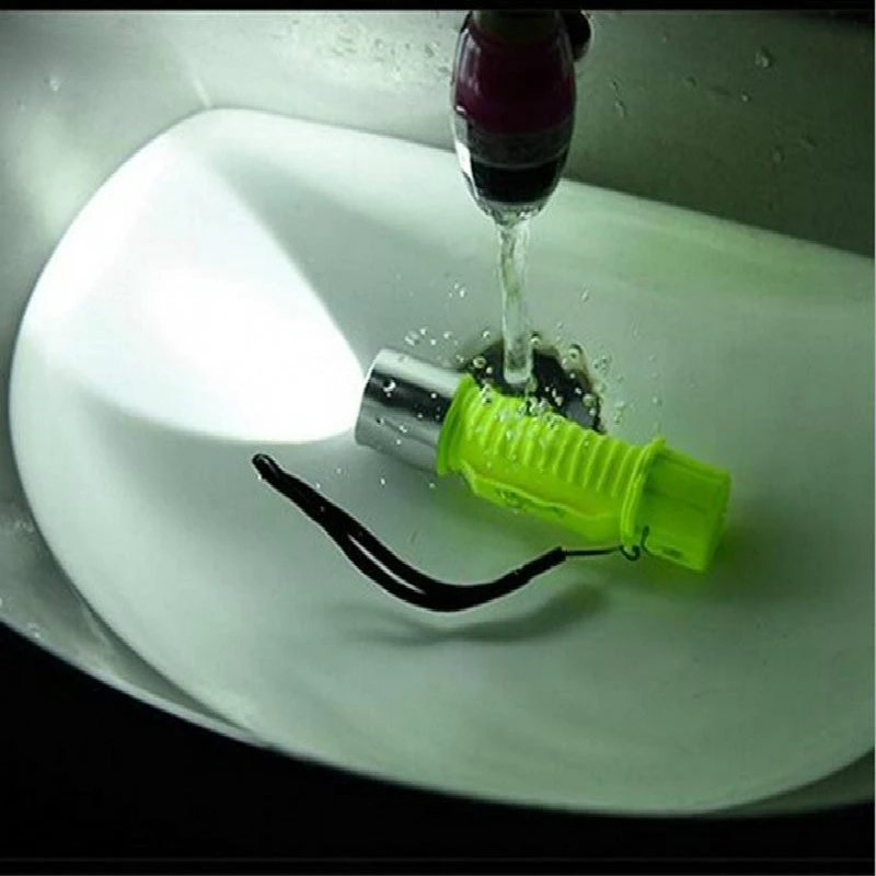 LED Diving Flashlight Underwater High Power Lanterna Waterproof LED Flashlight 18650 Rechargeable Battery XML-T6 1200LM Torch
LED Diving Flashlight Underwater High Power Lanterna Waterproof LED Flashlight 18650 Rechargeable Battery XML-T6 1200LM Torch