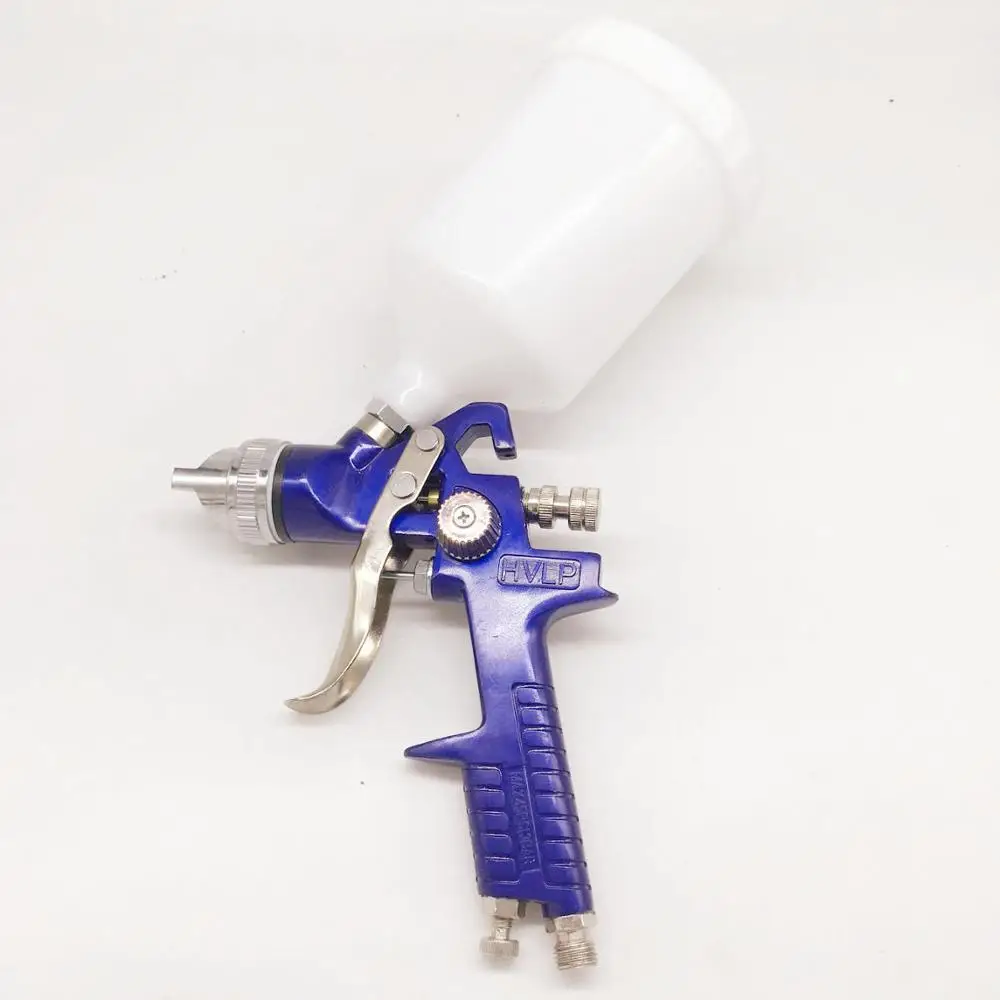 DEWABISS H827 spray paint gun 1.4mm 600ml up-pot Airbrush airless spray gun for painting cars Pneumatic tool air brush
DEWABISS H827 spray paint gun 1.4mm 600ml up-pot Airbrush airless spray gun for painting cars Pneumatic tool air brush