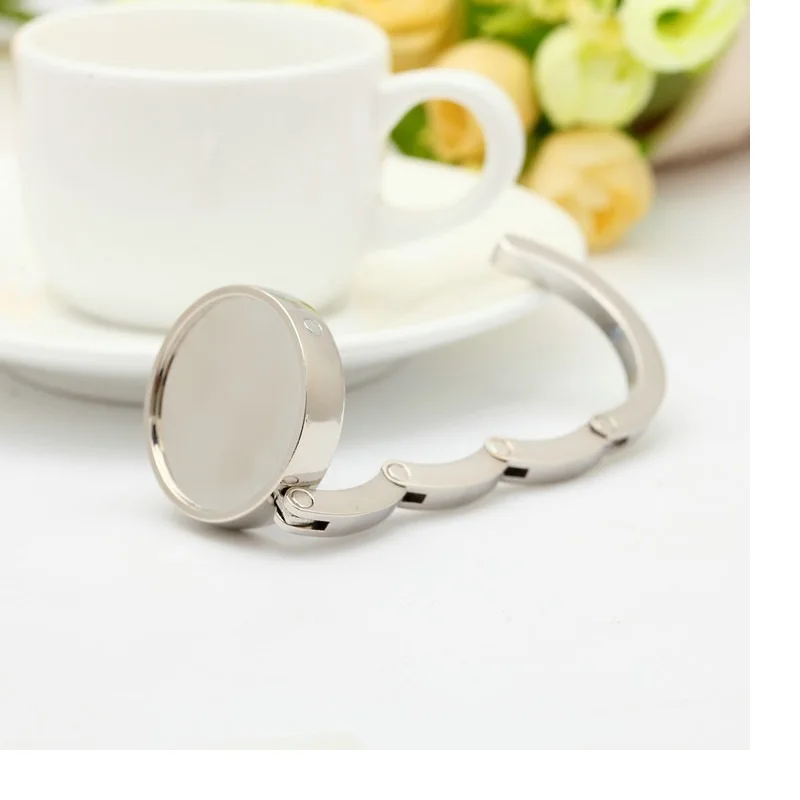 100pcs Foldable Handbag Hanger Bag Purse Hanger Folding Bag Hook For Restaurant Table Good Gift For Women WA1923
100pcs Foldable Handbag Hanger Bag Purse Hanger Folding Bag Hook For Restaurant Table Good Gift For Women WA1923