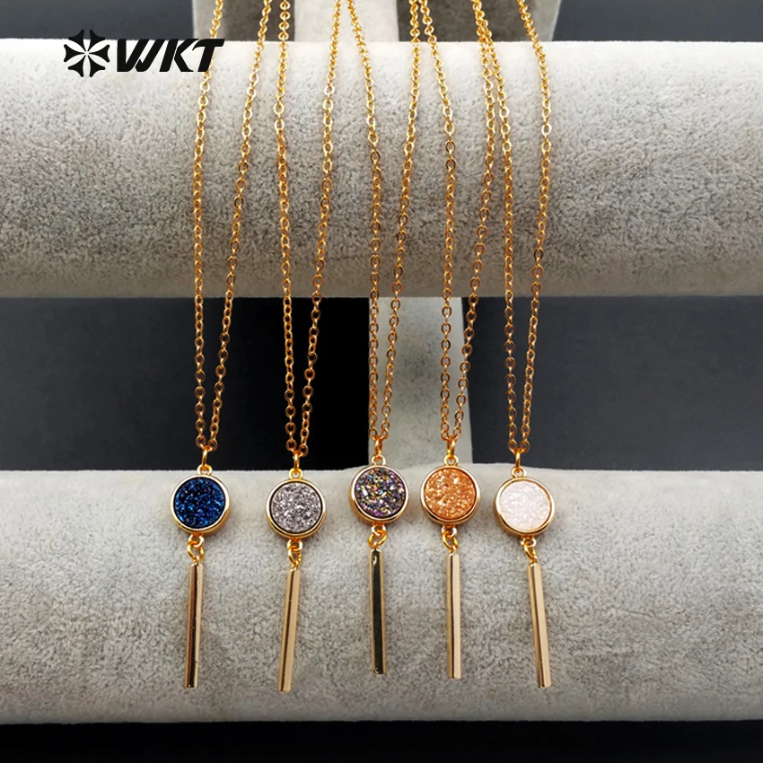 WT-N1092 Wholesale Natural A-gate Stone Pendant Plating O Shape Chain Plated Titanium Round Shape With Gilt Long Strip Necklace
WT-N1092 Wholesale Natural A-gate Stone Pendant Plating O Shape Chain Plated Titanium Round Shape With Gilt Long Strip Necklace