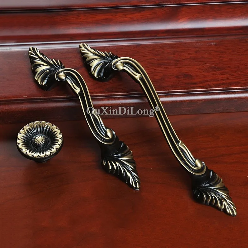 10PCS Top Designed European Solid Brass Kitchen Cabinet Door Handles Cupboard Wardrobe Drawer Wine Cabinet Pulls Handles&Knobs
10PCS Top Designed European Solid Brass Kitchen Cabinet Door Handles Cupboard Wardrobe Drawer Wine Cabinet Pulls Handles&Knobs