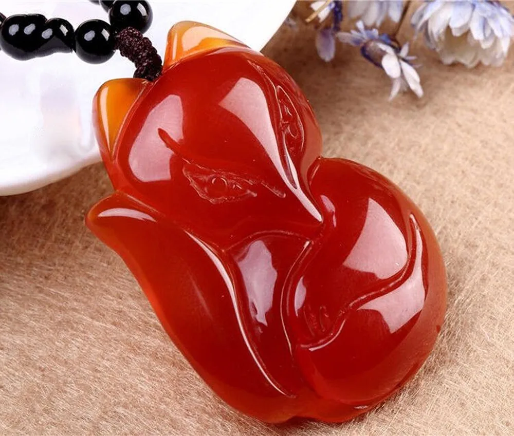 Женское ожерелье из драгоценных камней
Женское ожерелье из драгоценных камней