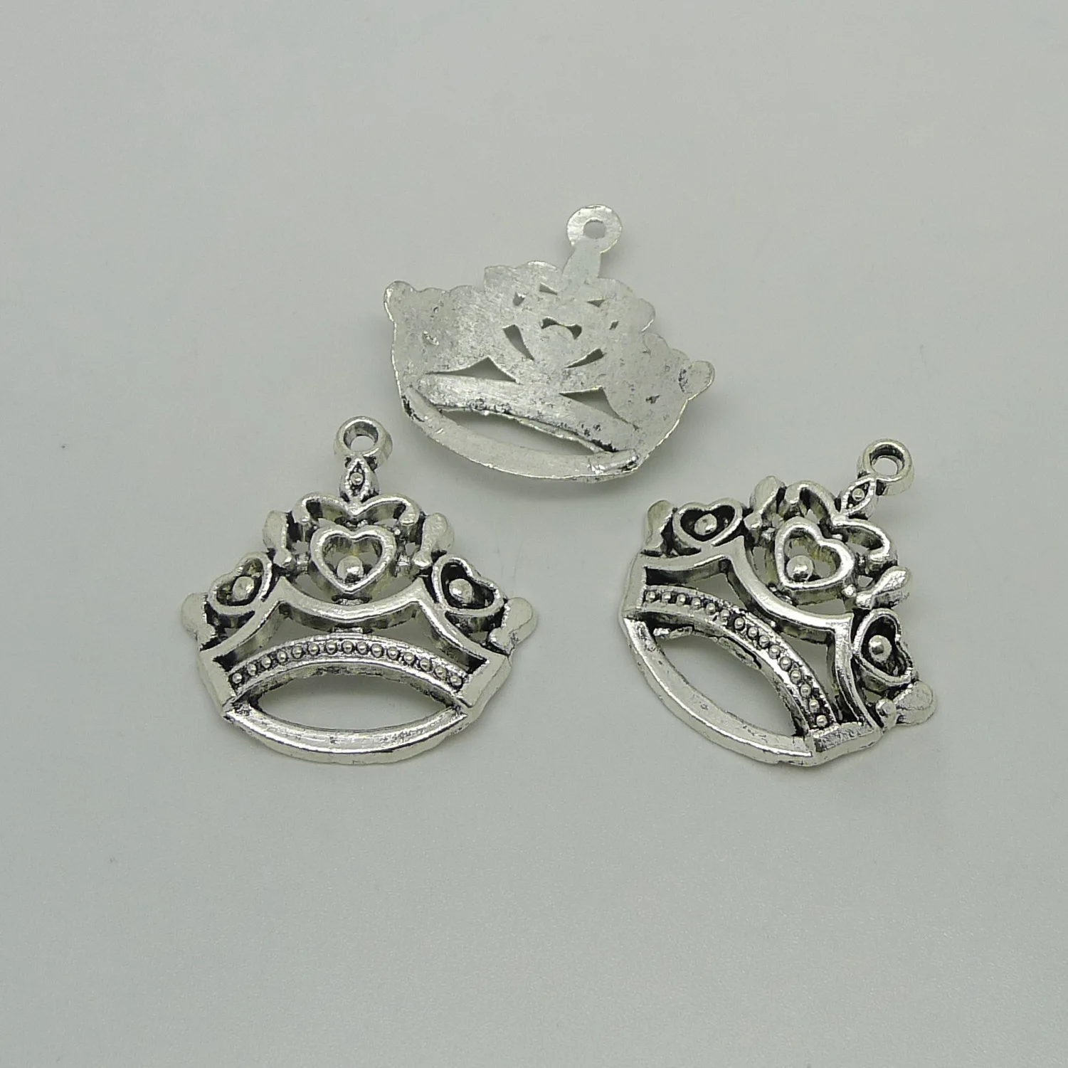 20pcs Charms Imperial Crown Pendants 28x27mm 2.6g Antique silver Handmade Jewelry Making DIY Europe alloy accessories
20pcs Charms Imperial Crown Pendants 28x27mm 2.6g Antique silver Handmade Jewelry Making DIY Europe alloy accessories