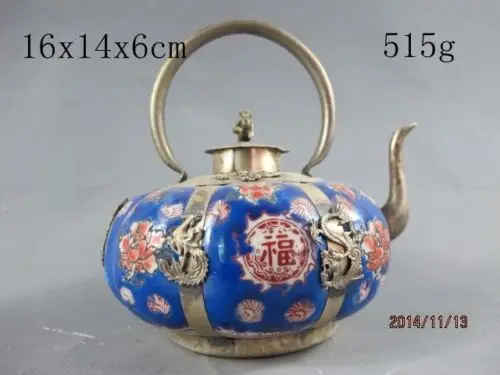 Exquisite Chinese old Tibetan silver Phoenix Butterfly Inlaid with Blue Ceramic Teapot
Exquisite Chinese old Tibetan silver Phoenix Butterfly Inlaid with Blue Ceramic Teapot