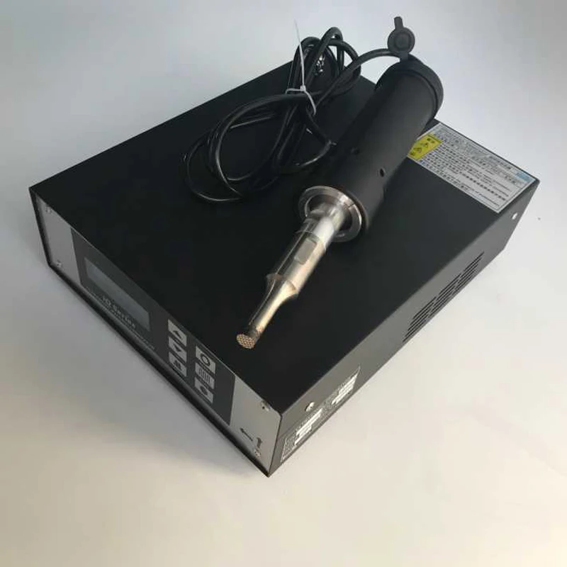 Custom titanium alloy spot welding head 40kHz 500W Ultrasonic Welder for plastic welding machine
Custom titanium alloy spot welding head 40kHz 500W Ultrasonic Welder for plastic welding machine