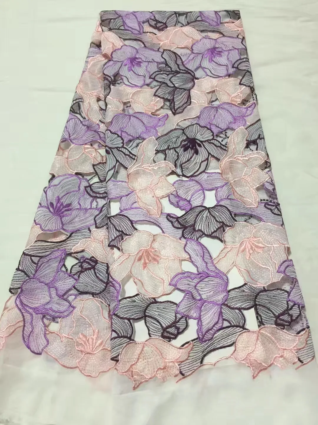 2018 African Lace Fabric Embroidered nigerian Guipure French cord Lace Fabric High quality African French Net Lace Fabric KCD906
2018 African Lace Fabric Embroidered nigerian Guipure French cord Lace Fabric High quality African French Net Lace Fabric KCD906