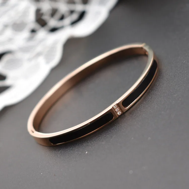 MIARA.L female titanium steel fashionable hipster bracelet recommend simple personality jewelry rose gold bracelet for female
MIARA.L female titanium steel fashionable hipster bracelet recommend simple personality jewelry rose gold bracelet for female
