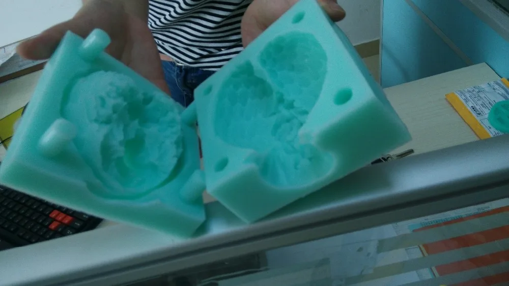 3D Silicone Soap/candle Mold - Mother Angel Holds Her Baby Tight - 2 Parts Assembled Mold Handmade Soap Mold Moulds Form of Cake
3D Silicone Soap/candle Mold - Mother Angel Holds Her Baby Tight - 2 Parts Assembled Mold Handmade Soap Mold Moulds Form of Cake