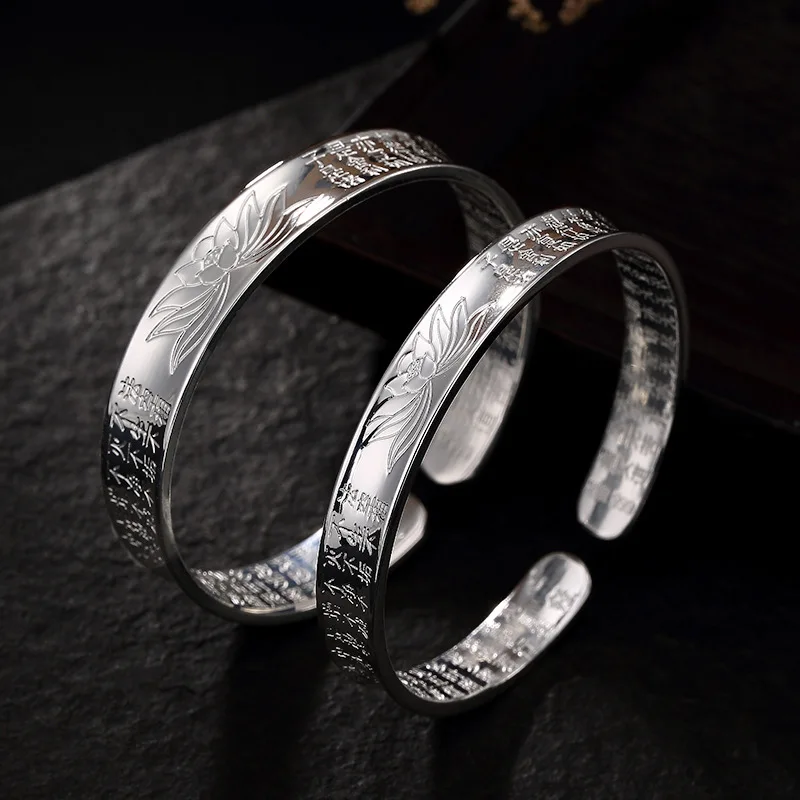 S999, pure silver, antique, pineapple, Pooh, multi heart, lotus, smooth face, female face, bracelet and bracelet.
S999, pure silver, antique, pineapple, Pooh, multi heart, lotus, smooth face, female face, bracelet and bracelet.