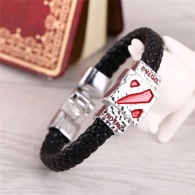 Julie Metal Men Jewelry Dotas 2 Game Leather Bracelet Men Bracelet Boy Gift Cosplay Bangles Feather Braided Wristband Bracelet
Julie Metal Men Jewelry Dotas 2 Game Leather Bracelet Men Bracelet Boy Gift Cosplay Bangles Feather Braided Wristband Bracelet