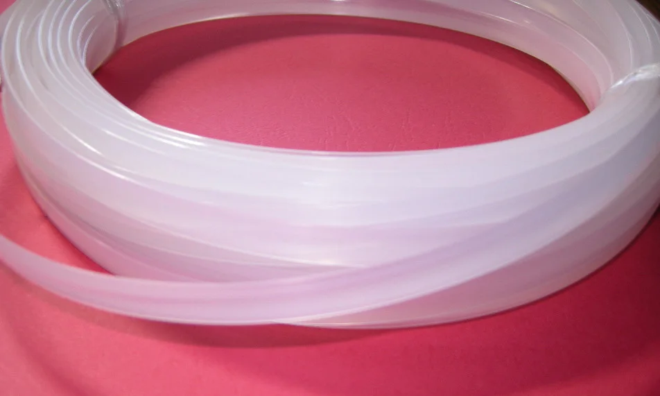 4mm plastic bone wide Clear - 50 metre/lot