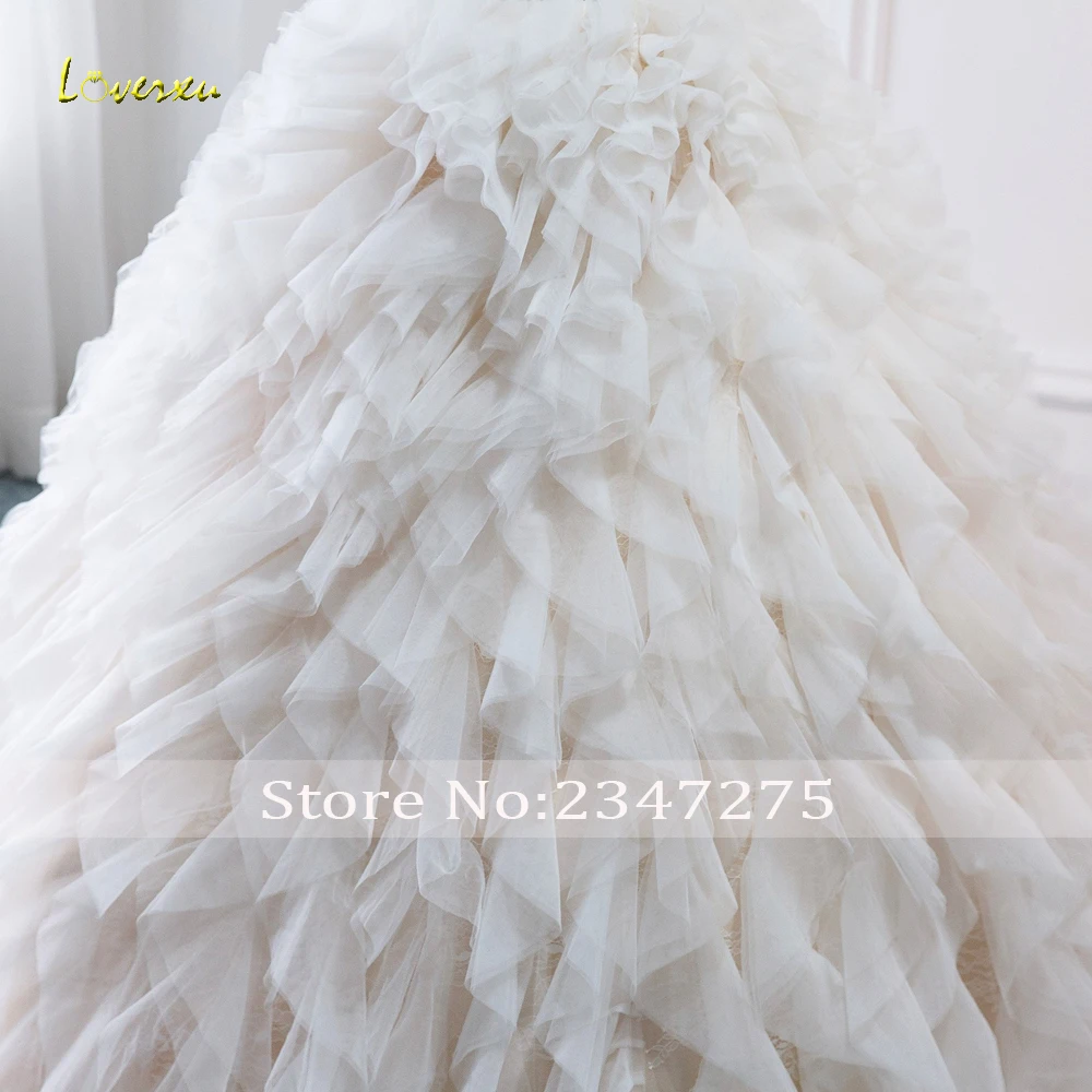 Loverxu Vestido De Noiva Lace Ruffles Ball Gown Wedding Dress 2019 Sexy Backless Beaded Pearls Court Train Vintage Bridal Gown
Loverxu Vestido De Noiva Lace Ruffles Ball Gown Wedding Dress 2019 Sexy Backless Beaded Pearls Court Train Vintage Bridal Gown