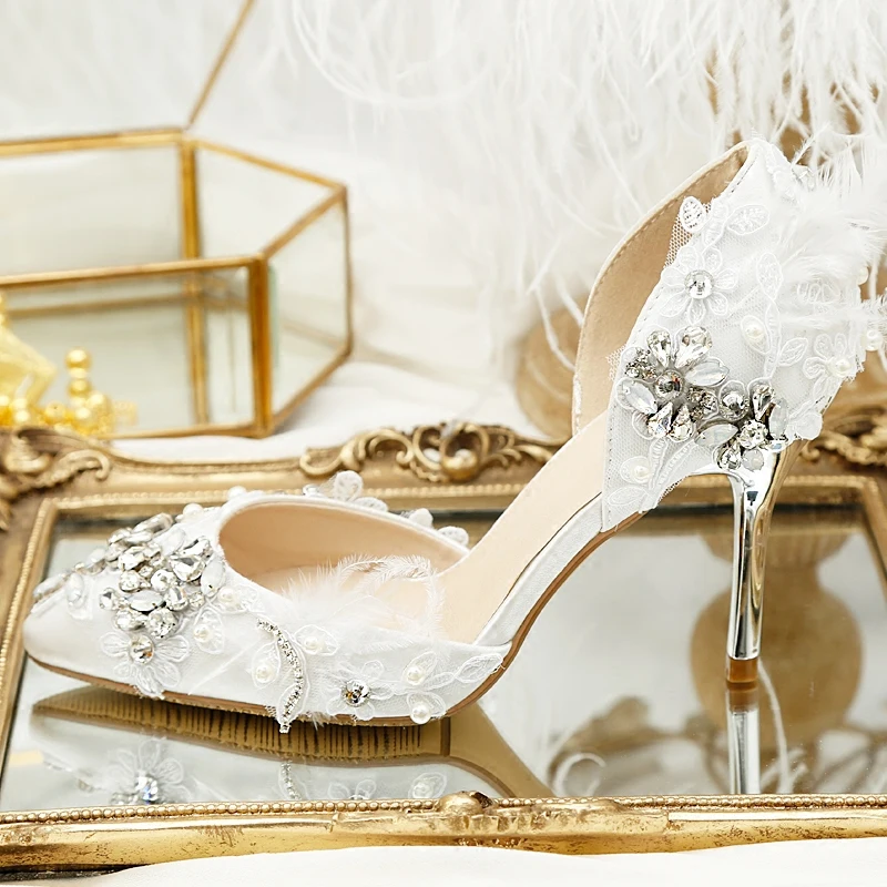 Women Sandals Satin Crystal Feather Silk 9cm Silver Heel Wedding Shoes Elegant Higher Quality Pointed Toe Ladies Pumps Autumn
Women Sandals Satin Crystal Feather Silk 9cm Silver Heel Wedding Shoes Elegant Higher Quality Pointed Toe Ladies Pumps Autumn
