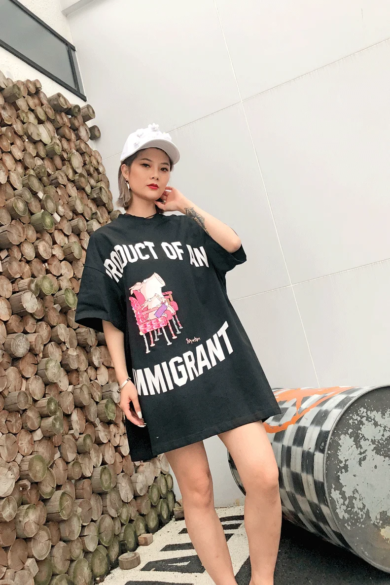 European station Thai street fashion 2019 summer new letter printing cartoon sequins loose medium long sweet T-shirt female
European station Thai street fashion 2019 summer new letter printing cartoon sequins loose medium long sweet T-shirt female