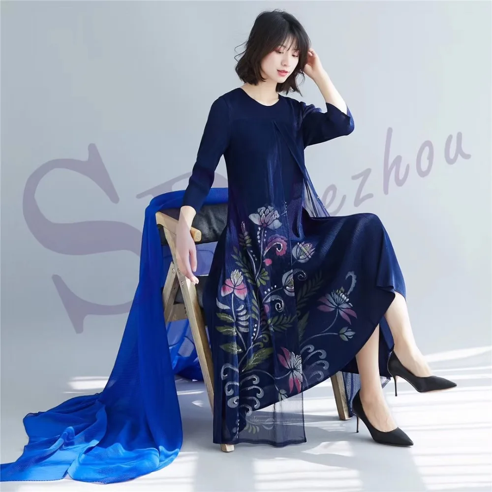 HOT SELLING Miyake fashion fold round collar dress with three quarter mesh print dress IN STOCK
HOT SELLING Miyake fashion fold round collar dress with three quarter mesh print dress IN STOCK