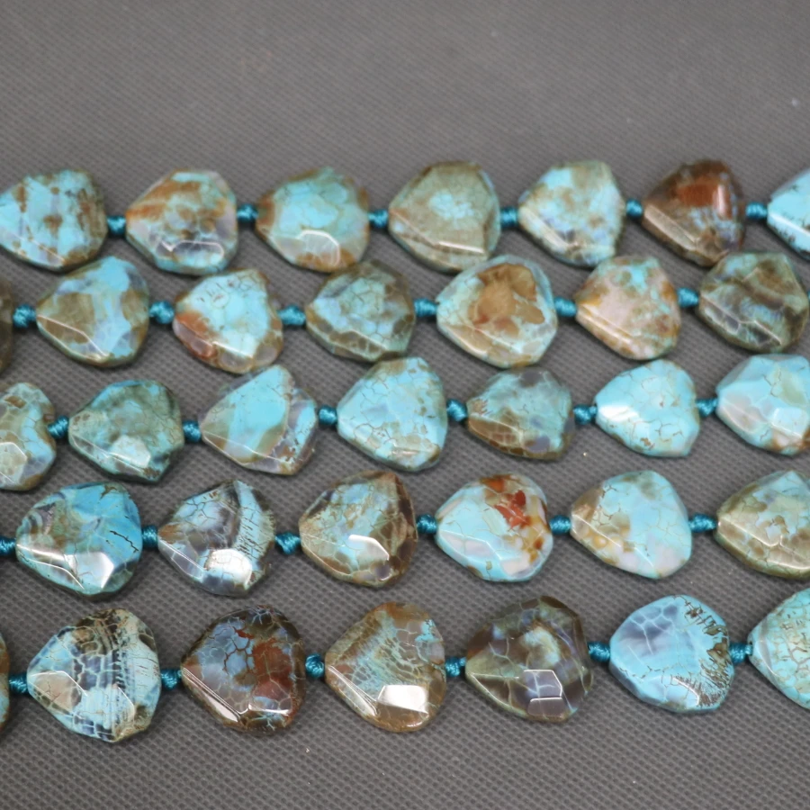 15pcs/strand 1full Druzy Slab Slice Necklace, Druzy Faceted Stone Beads Gems Stone Connector, Beads Pendant 15.5inch Full Strand
15pcs/strand 1full Druzy Slab Slice Necklace, Druzy Faceted Stone Beads Gems Stone Connector, Beads Pendant 15.5inch Full Strand