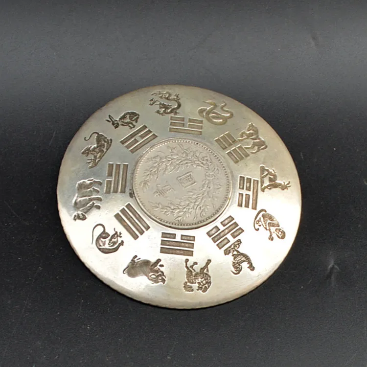 Silver Bagua plates, geomantic ornaments, antiques collectibles, decorative crafts
Silver Bagua plates, geomantic ornaments, antiques collectibles, decorative crafts