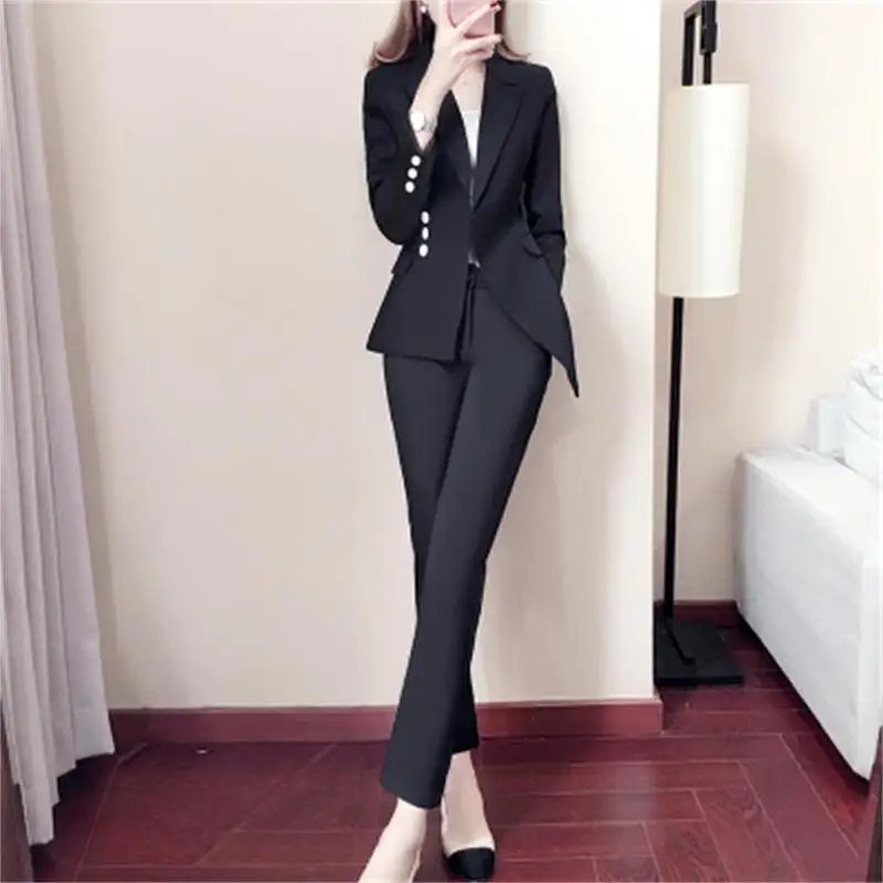 Black and white small suit suit women New women Slim ladies temperament Spring models fashion two-piece suit women
Black and white small suit suit women New women Slim ladies temperament Spring models fashion two-piece suit women