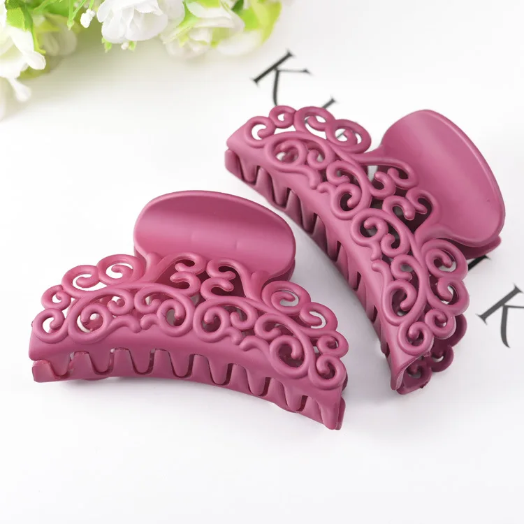 Plastic Hair Claw Clips Hollow Hair Crab Claw Hairdress for Women Girls Large Size Hair Clamps for Daily Bathing Washing
Plastic Hair Claw Clips Hollow Hair Crab Claw Hairdress for Women Girls Large Size Hair Clamps for Daily Bathing Washing