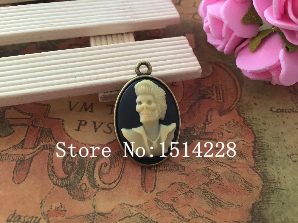 50pcs/lot. Antique Bronze simple oval cabochon Setting Pendant jewelry findings(inner Size 18*25mm)
50pcs/lot. Antique Bronze simple oval cabochon Setting Pendant jewelry findings(inner Size 18*25mm)