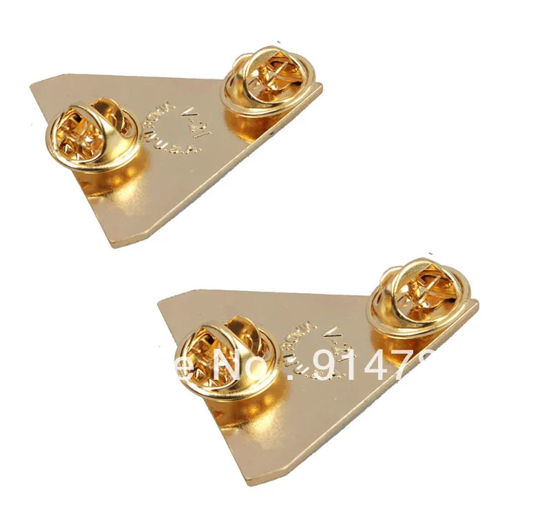 PAIR OF US ARMY 1ST ARMORED DIVISION OLD IRONSIDES METAL BADGE PIN-33616