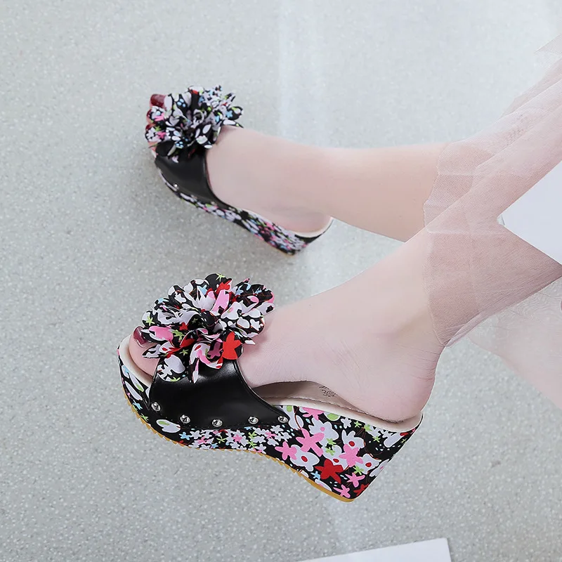 2019 New Women Wedge Slippers Sweet Flower Rivet One Word Daily Shoes Platform Beach Slippers Women's Slippers Slides
2019 New Women Wedge Slippers Sweet Flower Rivet One Word Daily Shoes Platform Beach Slippers Women's Slippers Slides