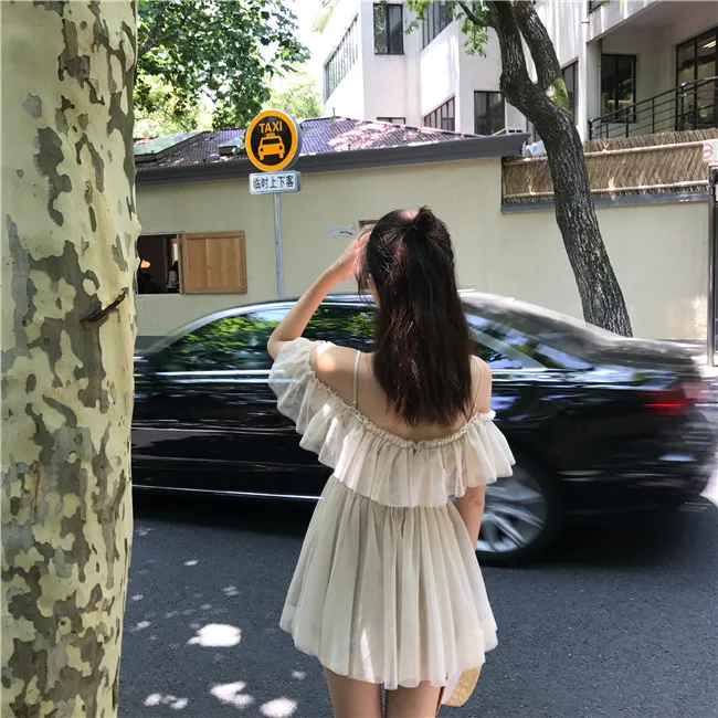 2019 women Spring Summer Retro Sexy Spaghetti Strap Low Cut V-Neck Dress for Girls
2019 women Spring Summer Retro Sexy Spaghetti Strap Low Cut V-Neck Dress for Girls